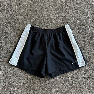 NIKE Women's Shorts Size M (8-10)